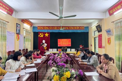 Chi bộ trường Tiểu học Xuân Khê tổ chức sinh hoạt chi bộ chuyên đề “Đảng viên tiên phong học tập kỹ năng số”